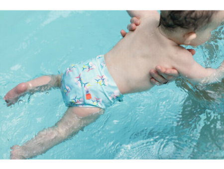 Couche piscine : un indispensable pour emmener bébé barboter